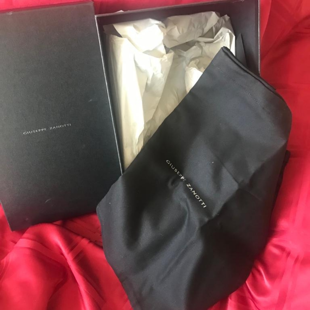 GIUSEPPE ZANOTTI Shoes box &Dust bag